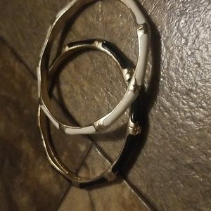 White & black bracelet set